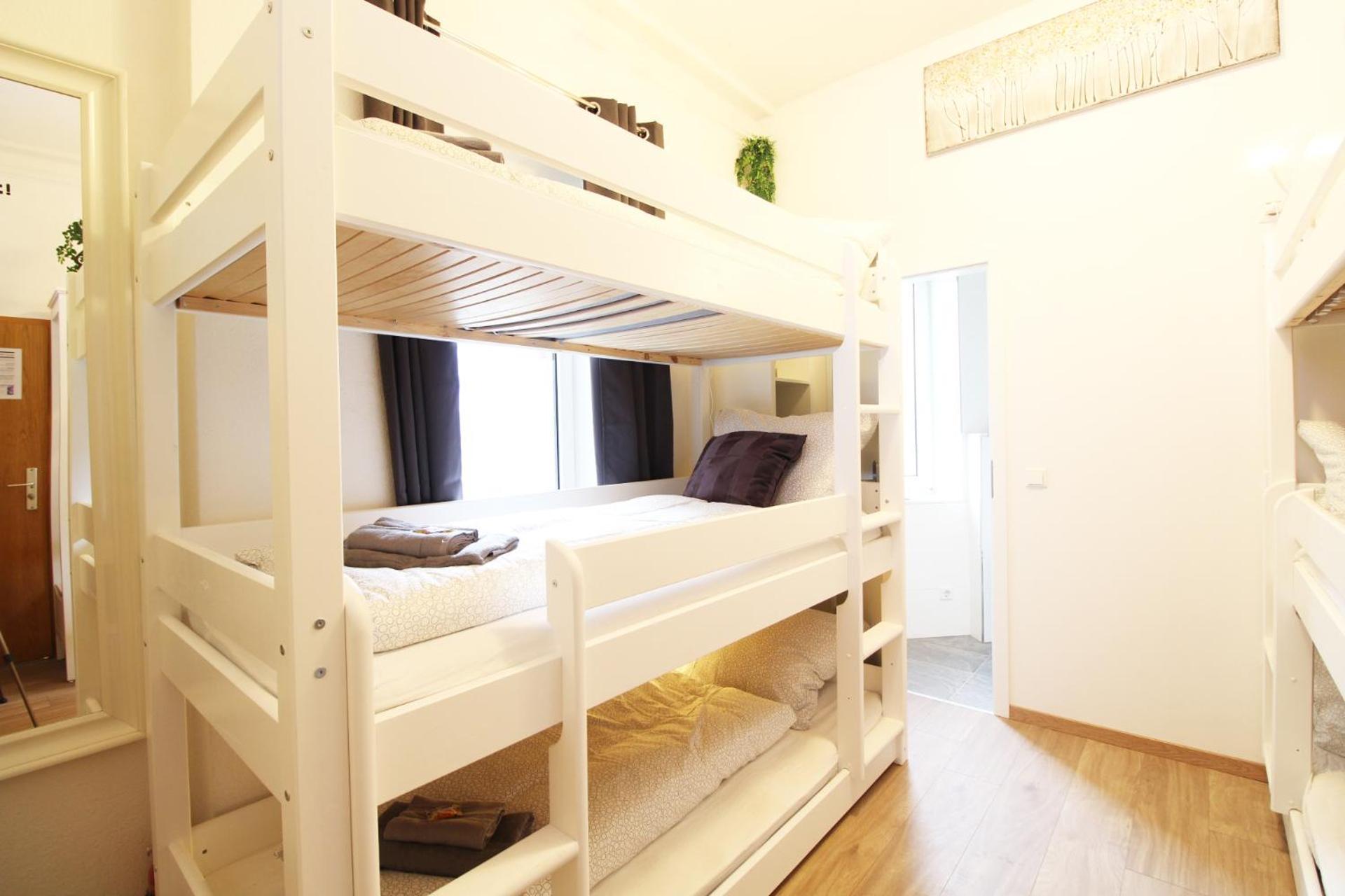 Hotel Ulm Zentrum - Komplettes Zimmer, Hochbett, Android Tv & Eigenem Bad - Perfekt Fuer Familien & Gruppen Bagian luar foto