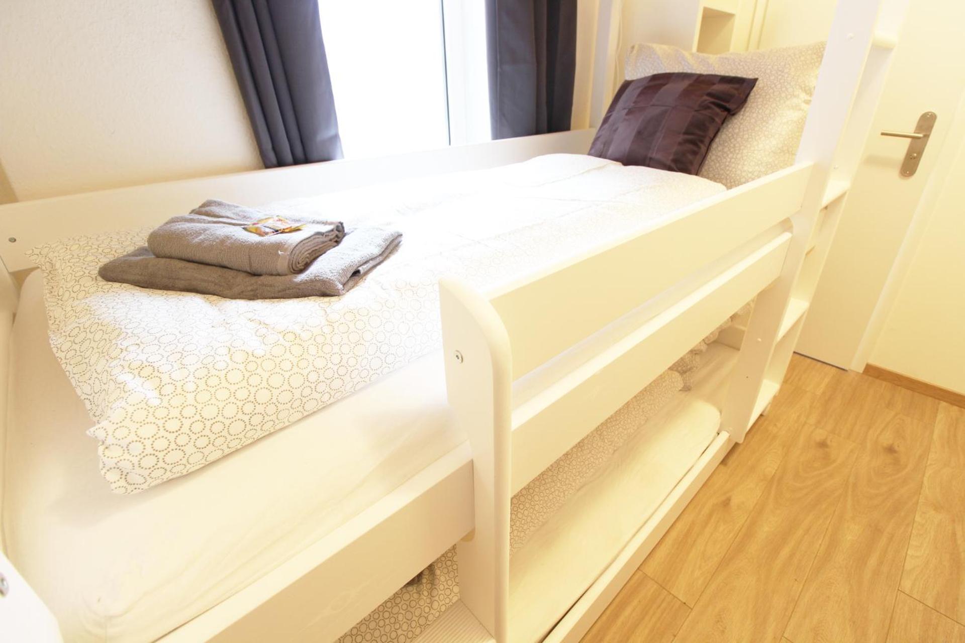 Hotel Ulm Zentrum - Komplettes Zimmer, Hochbett, Android Tv & Eigenem Bad - Perfekt Fuer Familien & Gruppen Bagian luar foto