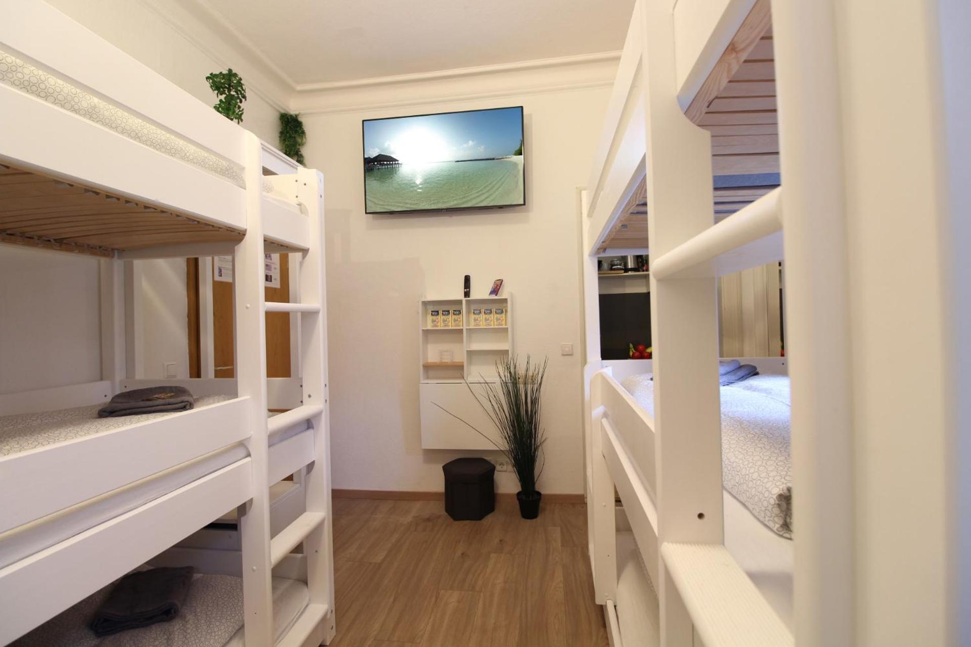 Hotel Ulm Zentrum - Komplettes Zimmer, Hochbett, Android Tv & Eigenem Bad - Perfekt Fuer Familien & Gruppen Bagian luar foto