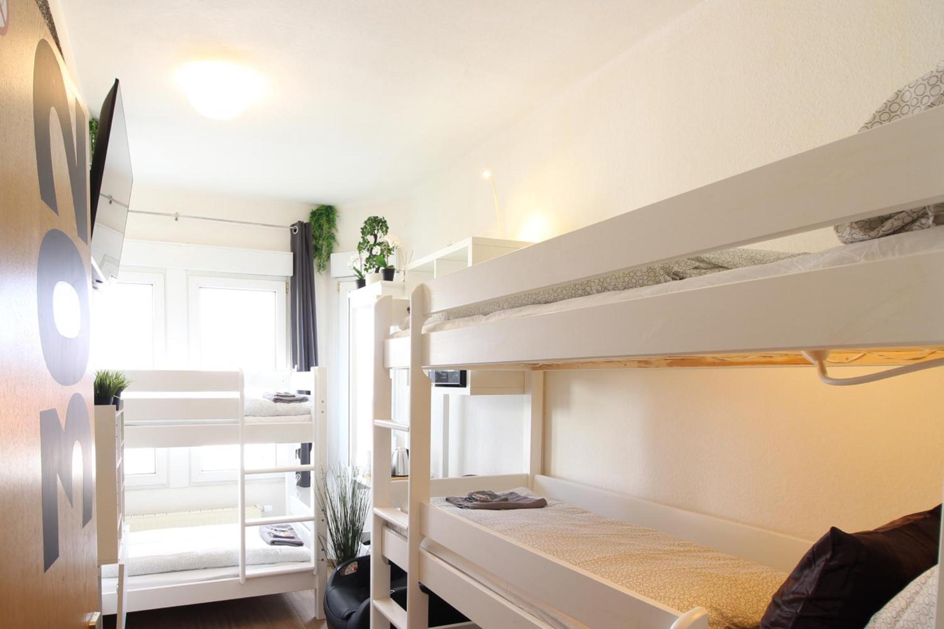 Hotel Ulm Zentrum - Komplettes Zimmer, Hochbett, Android Tv & Eigenem Bad - Perfekt Fuer Familien & Gruppen Bagian luar foto