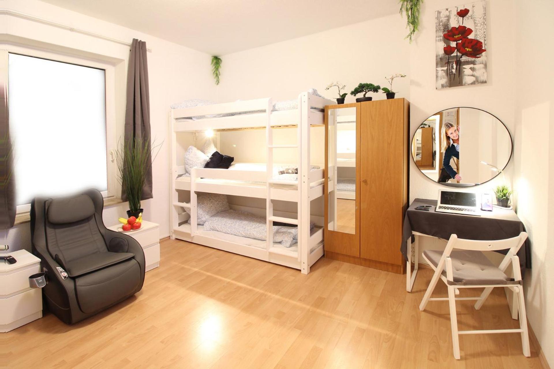 Hotel Ulm Zentrum - Komplettes Zimmer, Hochbett, Android Tv & Eigenem Bad - Perfekt Fuer Familien & Gruppen Bagian luar foto